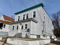 Building Photo - 545 Shamrock St SW