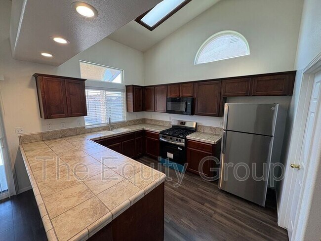 Building Photo - 30910 Jackrabbit St