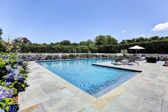 Building Photo - 117 Erica's Ln