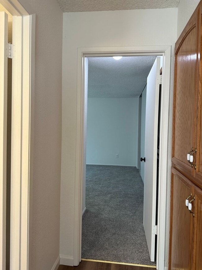 Building Photo - Mature dog considered. Nice home, convenient location off Placer & Wisconsin, Rdg.