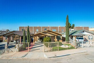 Building Photo - Beautiful home with 3 beds and 1.5 baths