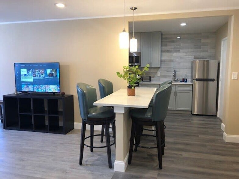 Building Photo - 215 Piedmont Ave NE