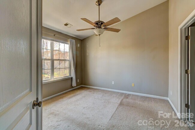 Building Photo - 417 River Park Road