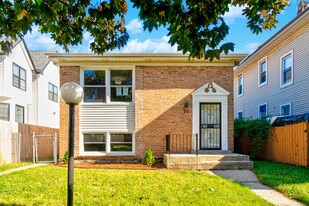 Building Photo - 217 S 13th Ave