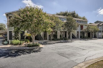 Building Photo - 2104 Cullen Ave