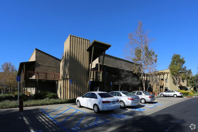 Building Photo - Brookview Village