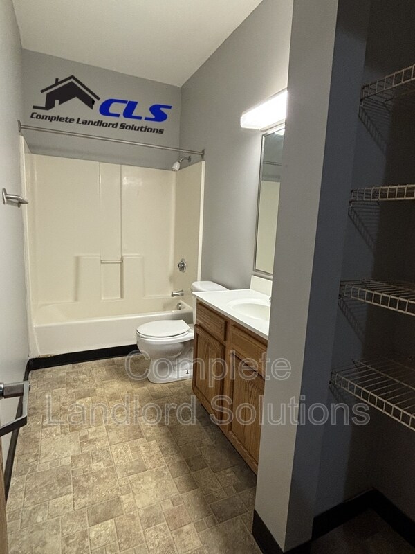 Building Photo - 1400 North Ave