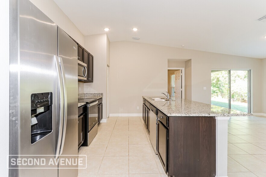 Building Photo - 1689 Waltz St SE