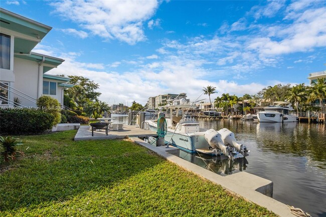 Building Photo - 180 Isle of Venice Dr