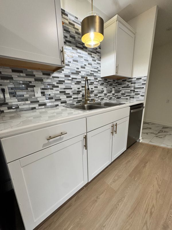 Building Photo - 1835 General Cleburne Ave