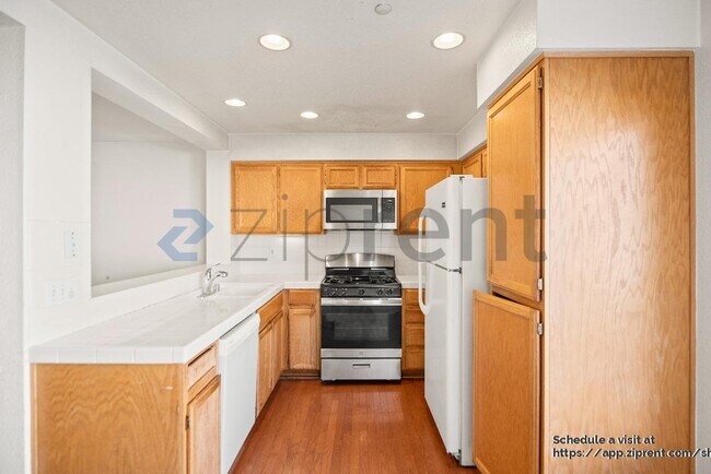 Building Photo - 1266 Koi Terrace