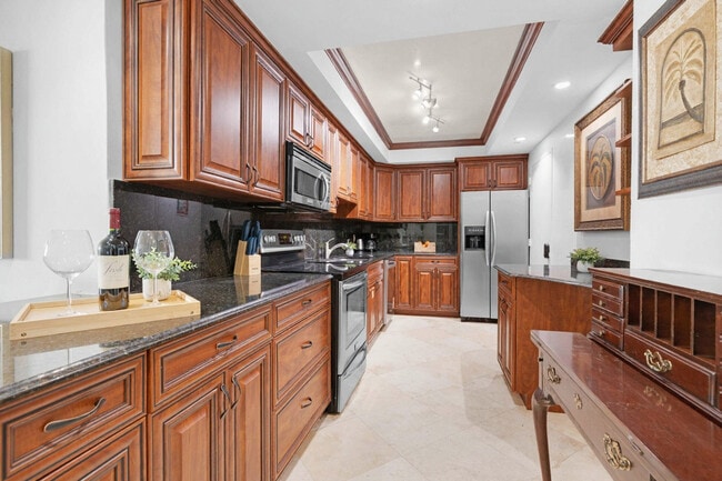 Building Photo - 4001 S Ocean Dr