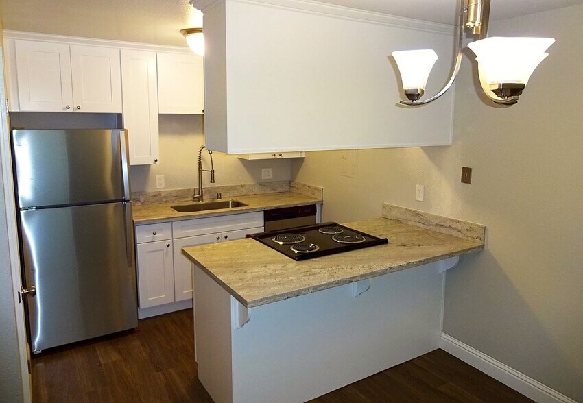 Building Photo - 2300 G St