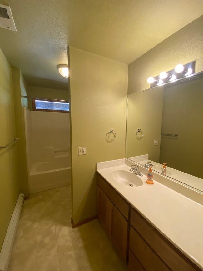 Building Photo - Quaint Country Living (APP#143)