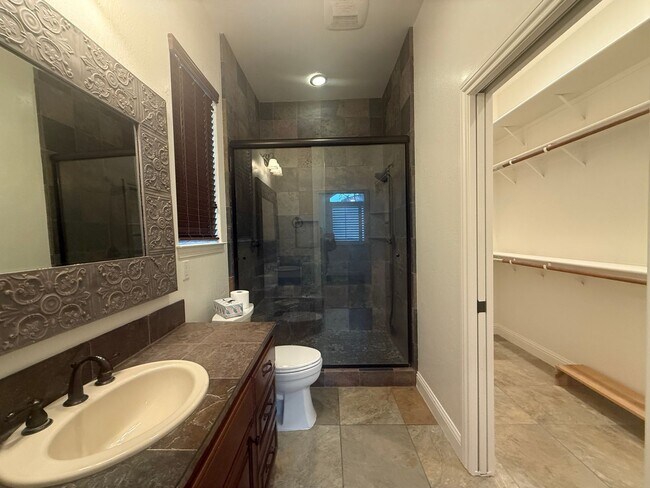 Building Photo - ***JUST REDUCED!!!*** 2-Bedroom, 2-bathroom single level home located in Country Club Villas in L...