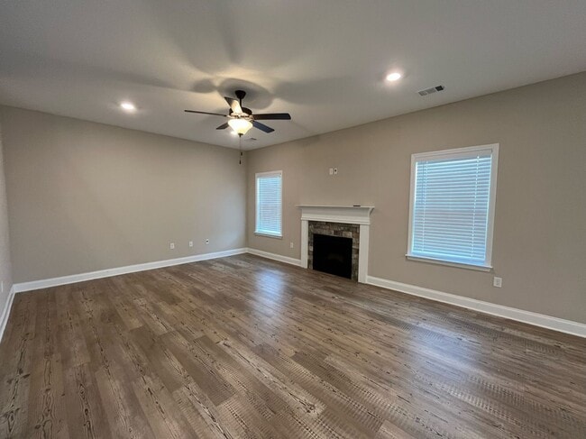 Building Photo - New Home in Smiths Station