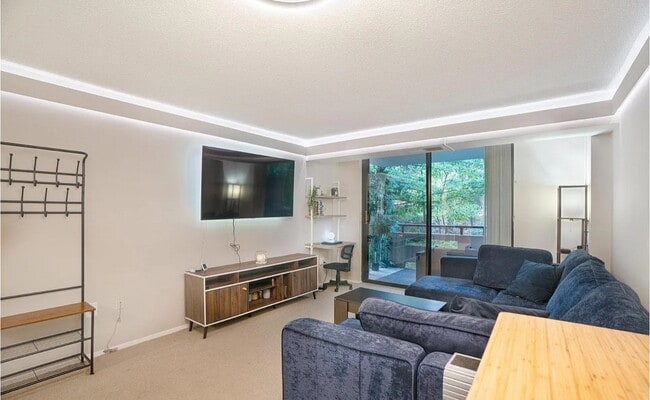 Building Photo - 1808 Old Meadow Rd