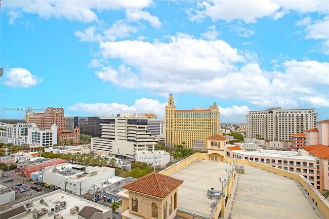 Building Photo - 10 Aragon Ave