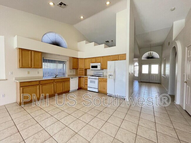 Building Photo - 3300 Ridge View Ave