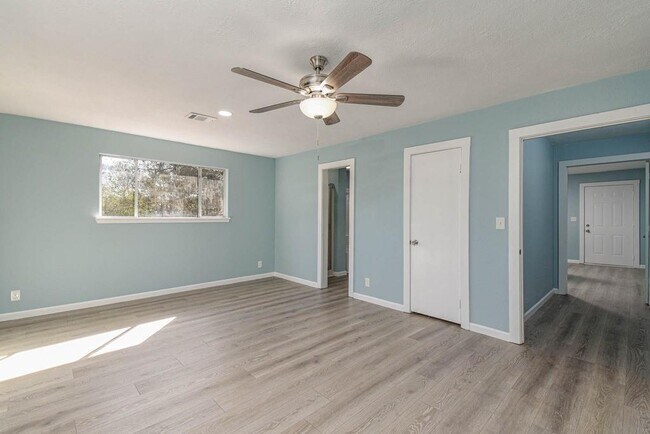 Building Photo - 3735 Woodpeckers Grove