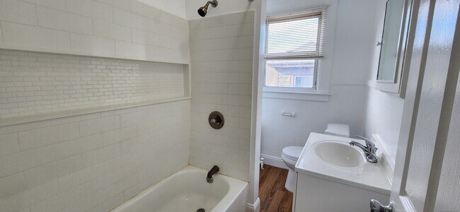 Building Photo - 120 Elm St