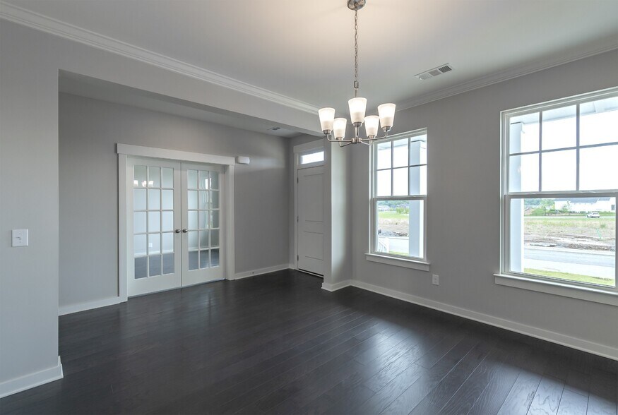 Building Photo - 832 Rockwell Dr