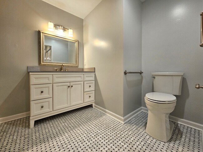Building Photo - 602 Mockingbird Way