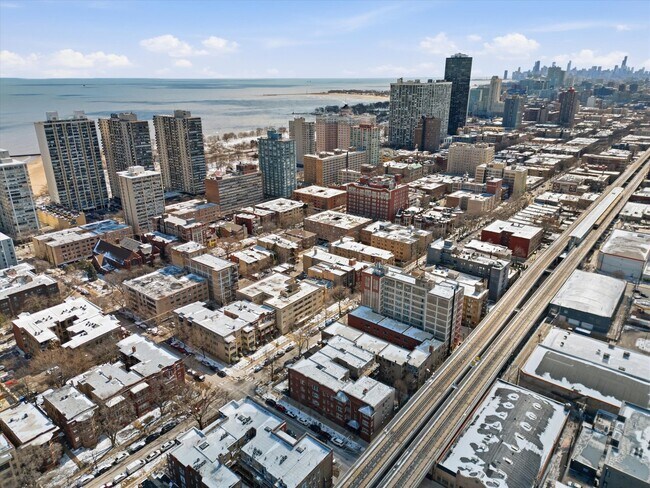 Building Photo - 5739 N Winthrop Ave