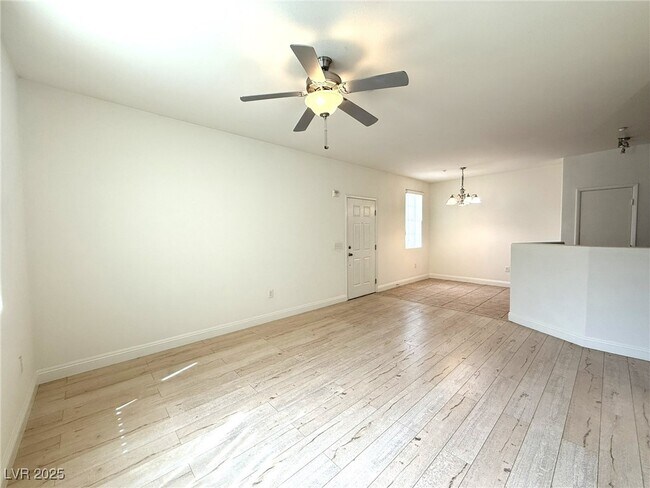 Building Photo - 50 Aura de Blanco St