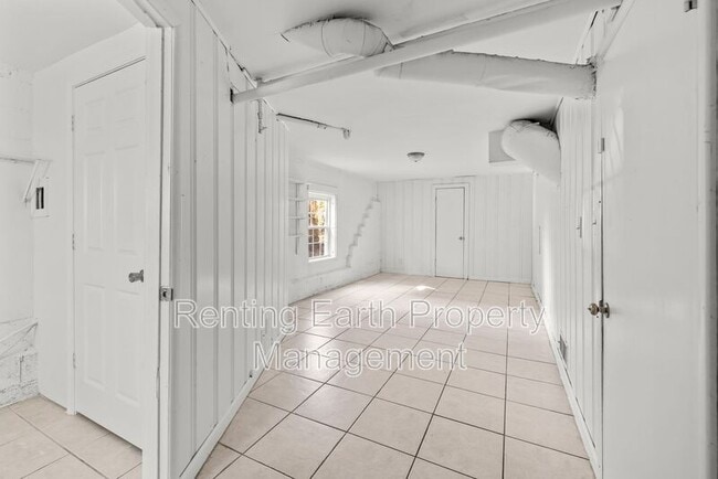 Building Photo - 8025 1st Ave S