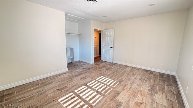 Building Photo - 1819 S Beverly Way