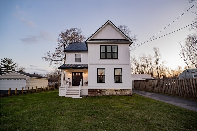 Building Photo - 161 West Ave