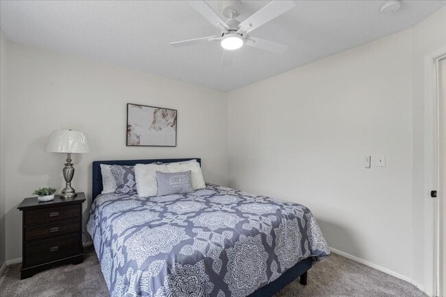 Building Photo - 4 bed/2bath in Bettendorf, IA