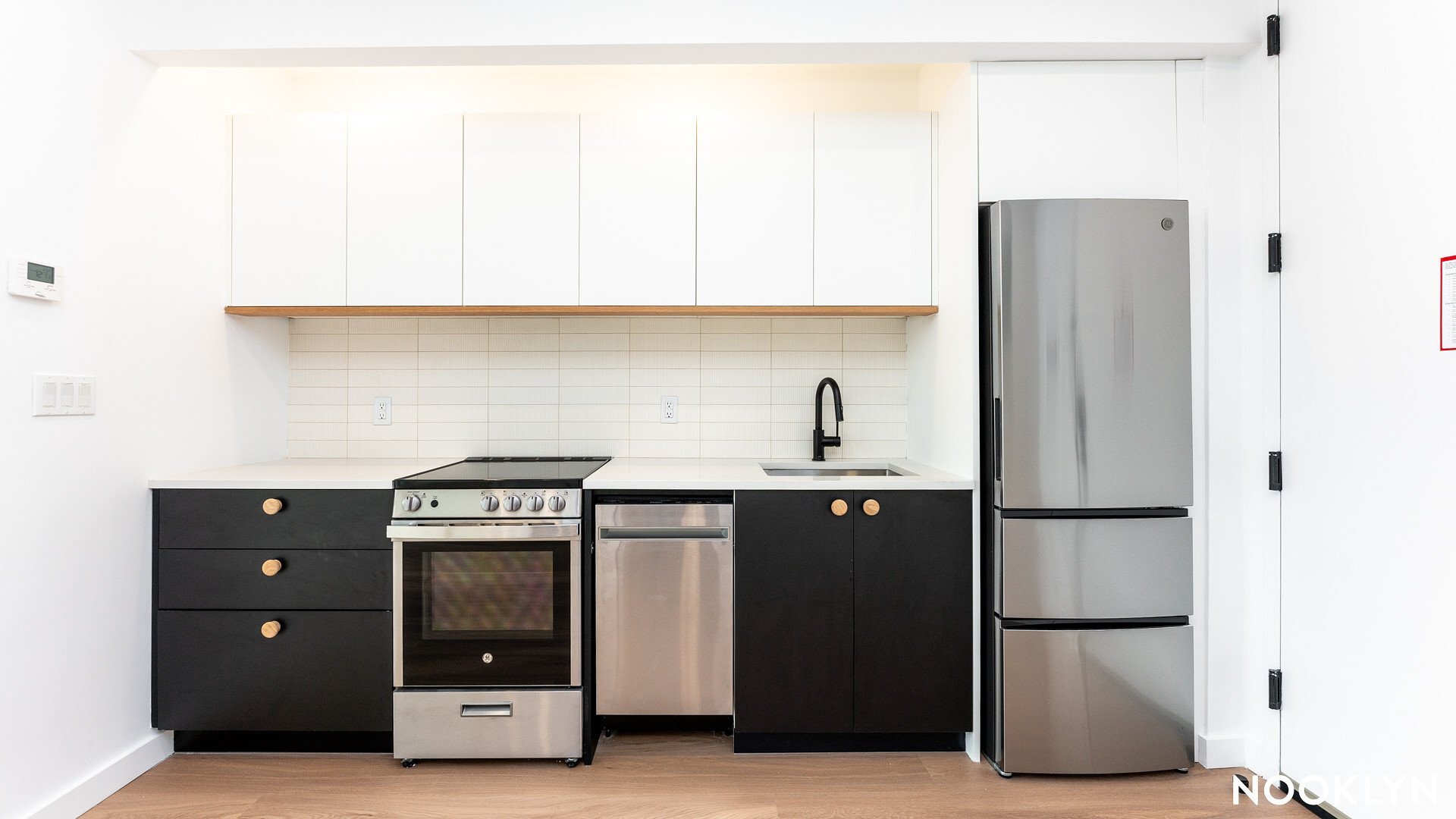 Building Photo - 654 Madison St