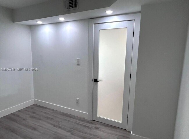 Building Photo - 5838 Collins Ave