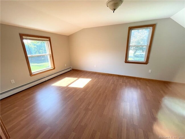 Building Photo - 341 Center Rd