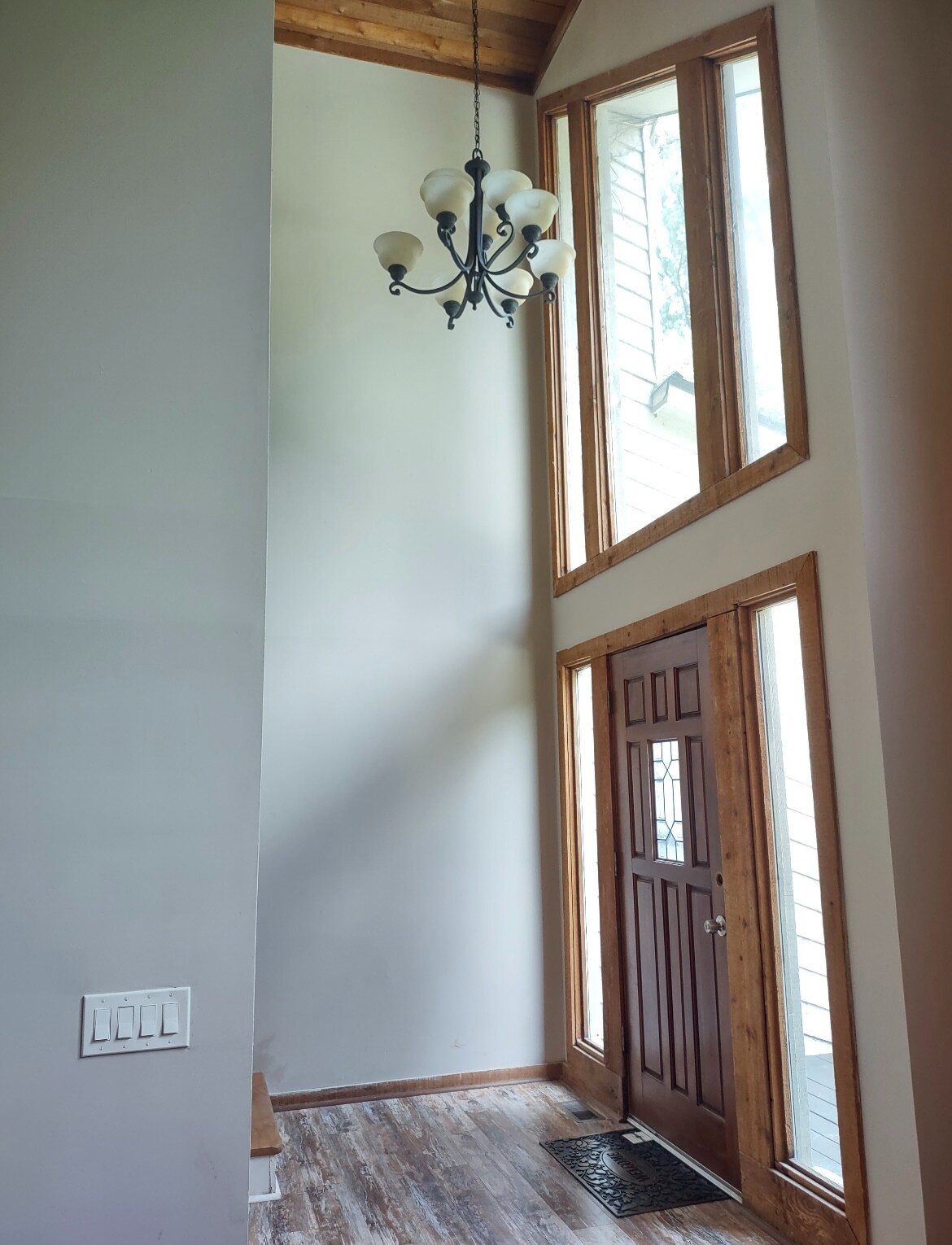 Building Photo - Room in House on New Crossing Trail E