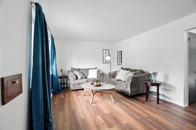 Building Photo - 2295 Deblin Dr