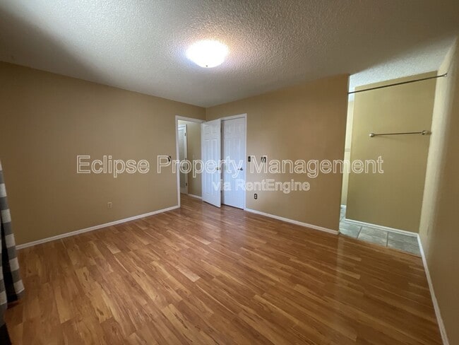 Building Photo - 626 Meadowood St