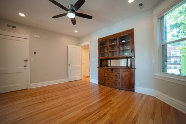 Building Photo - 2923 N Whipple St