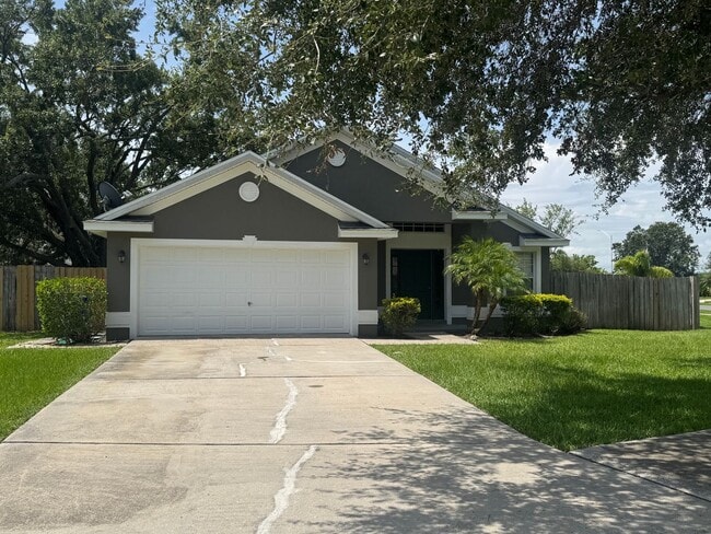 Primary Photo - Central Lakeland 3bedroom 2 bath!