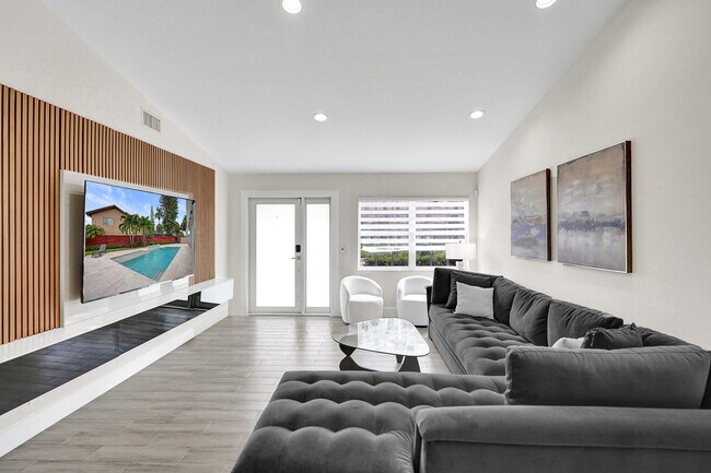 Building Photo - 11175 Jasmine Hill Cir