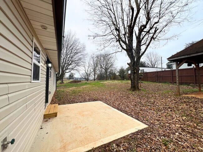 Building Photo - 9905 Coward Mill Rd