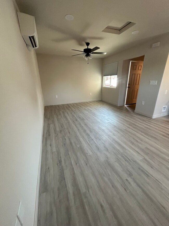 Building Photo - 1 bed 1 bath unit - ADU