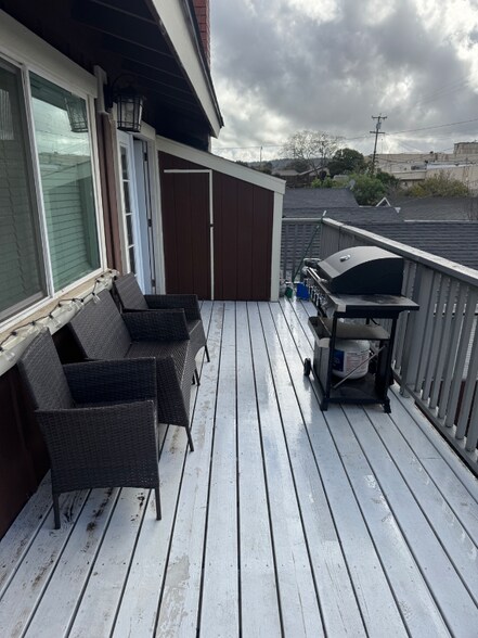 Building Photo - 4859 Stuart Dr