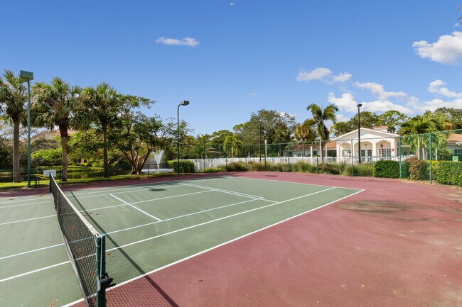 Building Photo - 4240 Central Sarasota Pky