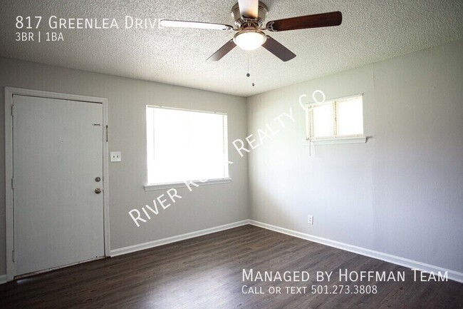 Building Photo - 817 Greenlea Dr