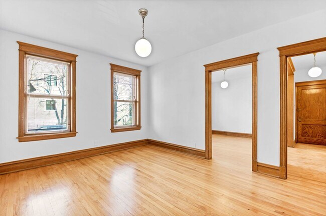 Building Photo - 3806 N Greenview Ave