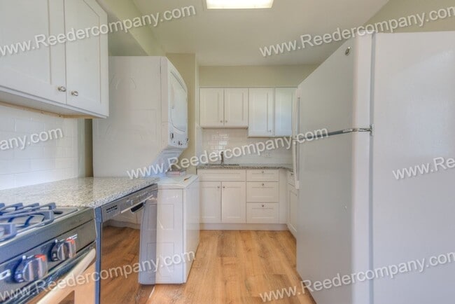 Building Photo - 3 Bedroom / 1 Bathroom Home