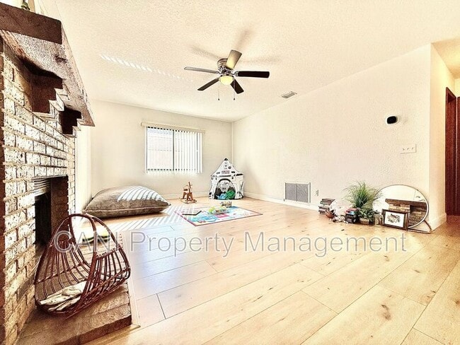 Building Photo - 435 Loblolly Ln